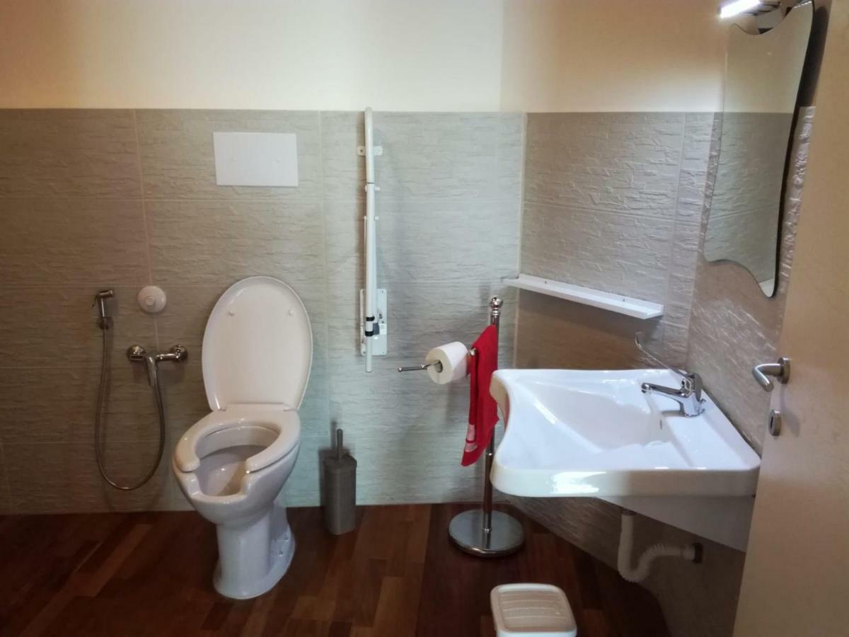 מונופולי Regina Della Pace Apartments & Suite Con Sauna מראה חיצוני תמונה